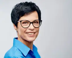 Марта Кос Во 2022 година Кос беше номинирана за претседателка на Словенија како кандидат на либералното Движење Слобода (ГС) на словенечкиот премиер Роберт Голоб, но се повлече од трката уште пред избо